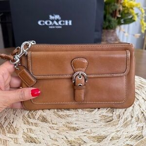 Coach Legacy Brown Leather buckle Wristlet Wallet Mini Clutch Bag Vintage Y2K